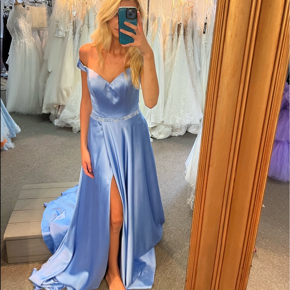 Ellie Wilde Blue dress